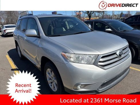 Used 2012 Toyota Highlander SE w/ Tow Pkg image 1