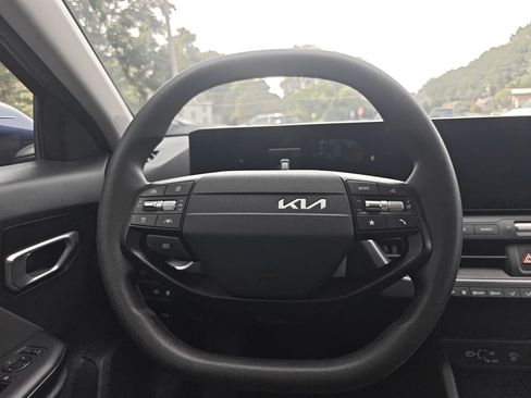 Used 2025 Kia K4 FWD image 11