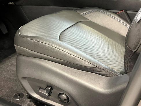 New 2025 Jeep Compass Limited w/ Driver Assist Group I image 12