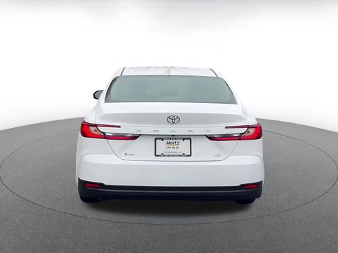 Used 2025 Toyota Camry LE image 12