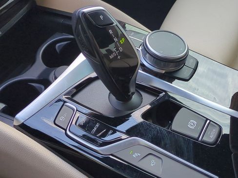 Used 2019 BMW 530i w/ Convenience Package RWD image 25
