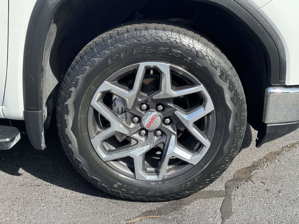 Used 2023 GMC Sierra 1500 SLT w/ SLT Premium Package AWD/4WD image 28