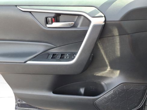 Used 2024 Toyota RAV4 XLE image 15