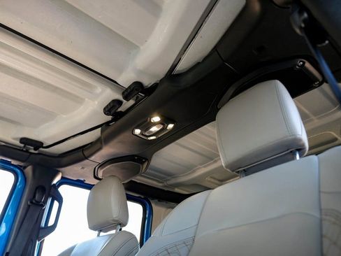 Used 2021 Jeep Wrangler Unlimited Sahara image 41