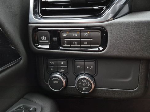 New 2026 GMC Yukon Denali w/ Sun & Power Step Package image 16