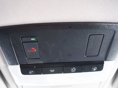 Used 2024 Mitsubishi Outlander 4WD Plug-In Hybrid image 16