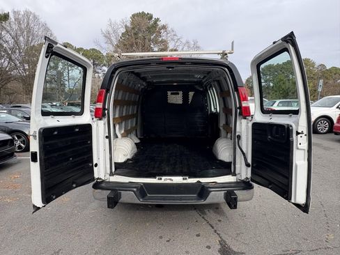 Used 2019 Chevrolet Express 2500 Work Van w/ Driver Convenience Package image 12