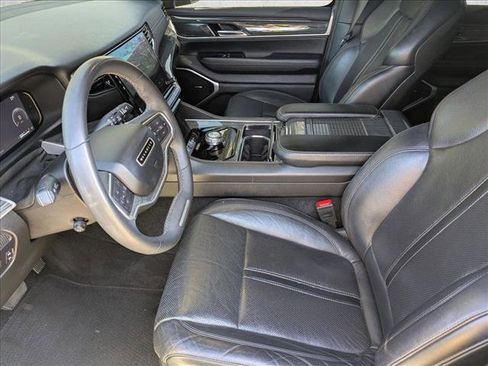 Used 2022 Jeep Wagoneer Series III image 16