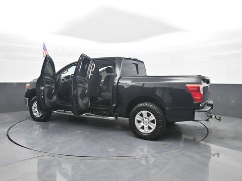 Used 2017 Nissan Titan SV AWD/4WD image 45