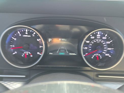 Used 2022 Kia Carnival LX image 23