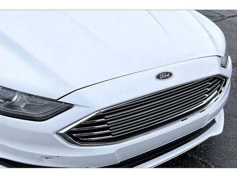 Used 2018 Ford Fusion SE image 29