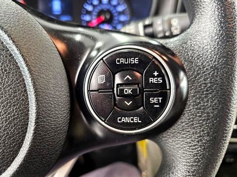 Used 2020 Kia Soul LX image 12