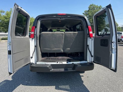 Used 2020 Chevrolet Express 3500 LS RWD image 23