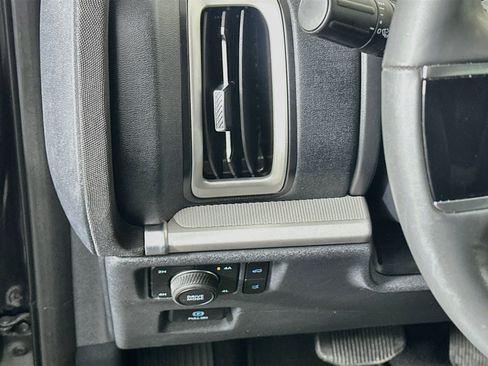 Used 2025 Ford Expedition Active AWD/4WD image 17