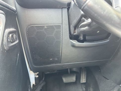 Used 2018 Jeep Wrangler Unlimited Sahara w/ Connectivity Group AWD/4WD image 17