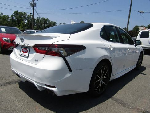 Used 2023 Toyota Camry SE FWD image 7