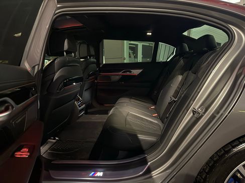 Used 2021 BMW 750i xDrive w/ Executive Package image 10