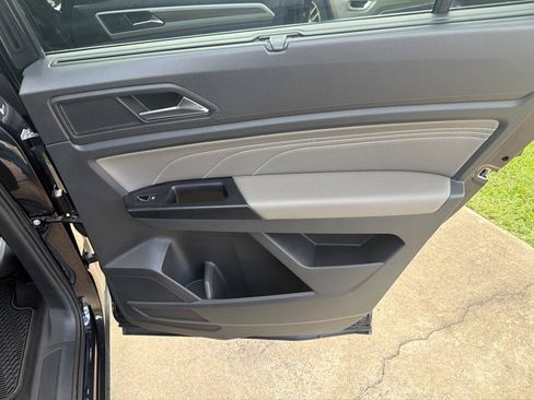 Used 2021 Volkswagen Atlas SEL AWD/4WD image 34