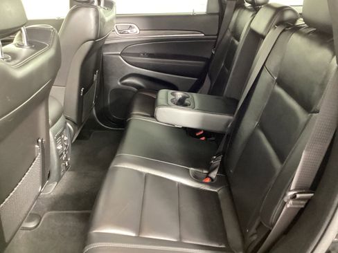 Used 2022 Jeep Grand Cherokee Limited image 32