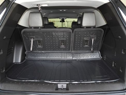 Used 2021 Chevrolet Traverse LT w/ LT Premium Package FWD image 37