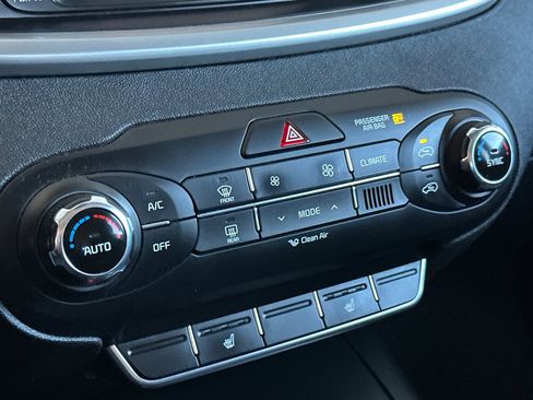 Used 2018 Kia Sorento LX image 21