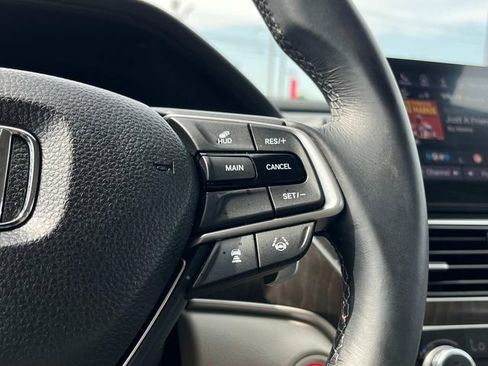Used 2018 Honda Accord Touring image 30