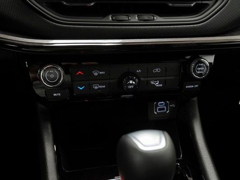 New 2026 Jeep Compass Latitude image 23