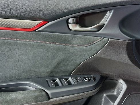 Used 2019 Honda Civic Type R image 18