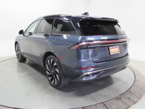 Used 2024 Lincoln Nautilus Reserve w/ Jet Appearance Package (87T) AWD/4WD image 5
