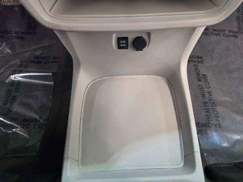 Used 2012 Toyota Sienna SE FWD image 19