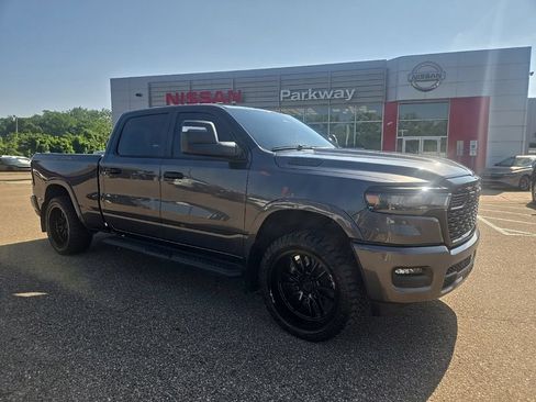 Used 2025 RAM 1500 Big Horn AWD/4WD image 1