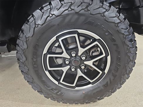 Used 2024 Jeep Wrangler Rubicon w/ Convenience Group image 38