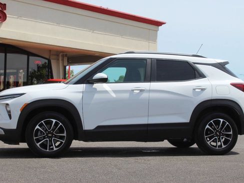 Used 2025 Chevrolet TrailBlazer LT FWD image 6
