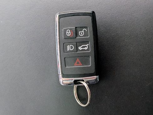 Used 2025 Land Rover Range Rover Sport SE AWD/4WD image 39