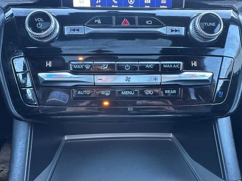 Used 2021 Ford Explorer Platinum w/ Equipment Group 601A image 18