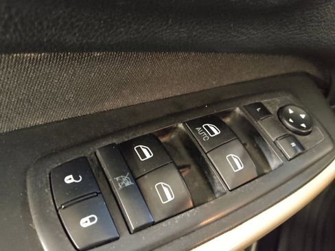 Used 2018 Jeep Cherokee Latitude image 27