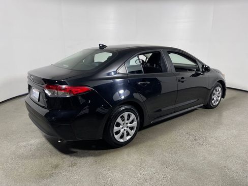 Certified 2023 Toyota Corolla LE image 3