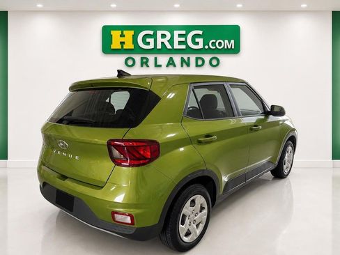 Used 2020 Hyundai Venue SE FWD image 6