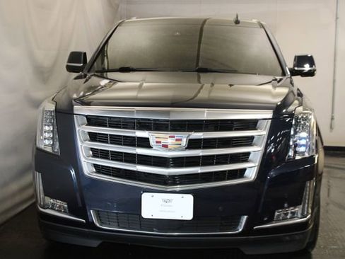 Used 2019 Cadillac Escalade ESV Premium Luxury AWD/4WD image 3