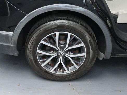 Used 2020 Volkswagen Tiguan SE w/ Panoramic Sunroof Package FWD image 36