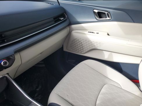 New 2026 Kia Carnival SX image 24