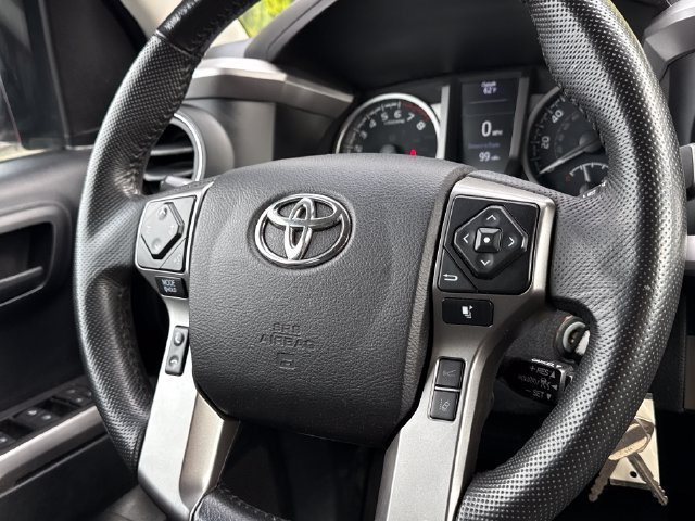 Used 2021 Toyota Tacoma SR5 AWD/4WD image 12