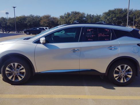 Used 2015 Nissan Murano SV image 2