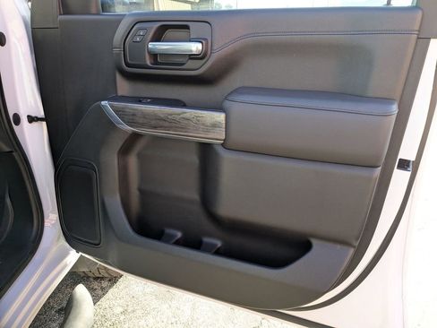 Certified 2022 Chevrolet Silverado 2500 LTZ w/ LTZ Plus Package image 26