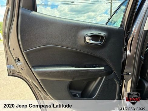Used 2020 Jeep Compass Latitude AWD/4WD image 21
