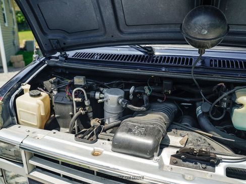 Used 1988 Chevrolet G20 RWD image 16