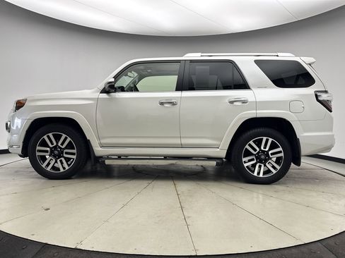 Used 2022 Toyota 4Runner Limited AWD/4WD image 2