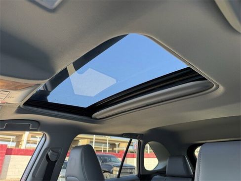 Used 2020 Toyota RAV4 Limited image 24