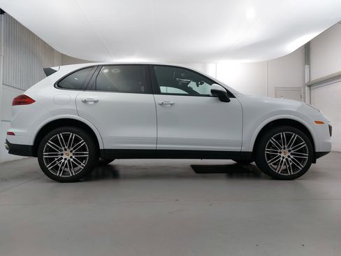 Used 2018 Porsche Cayenne Platinum Edition AWD/4WD image 8