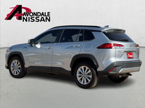 Used 2022 Toyota Corolla Cross LE image 4